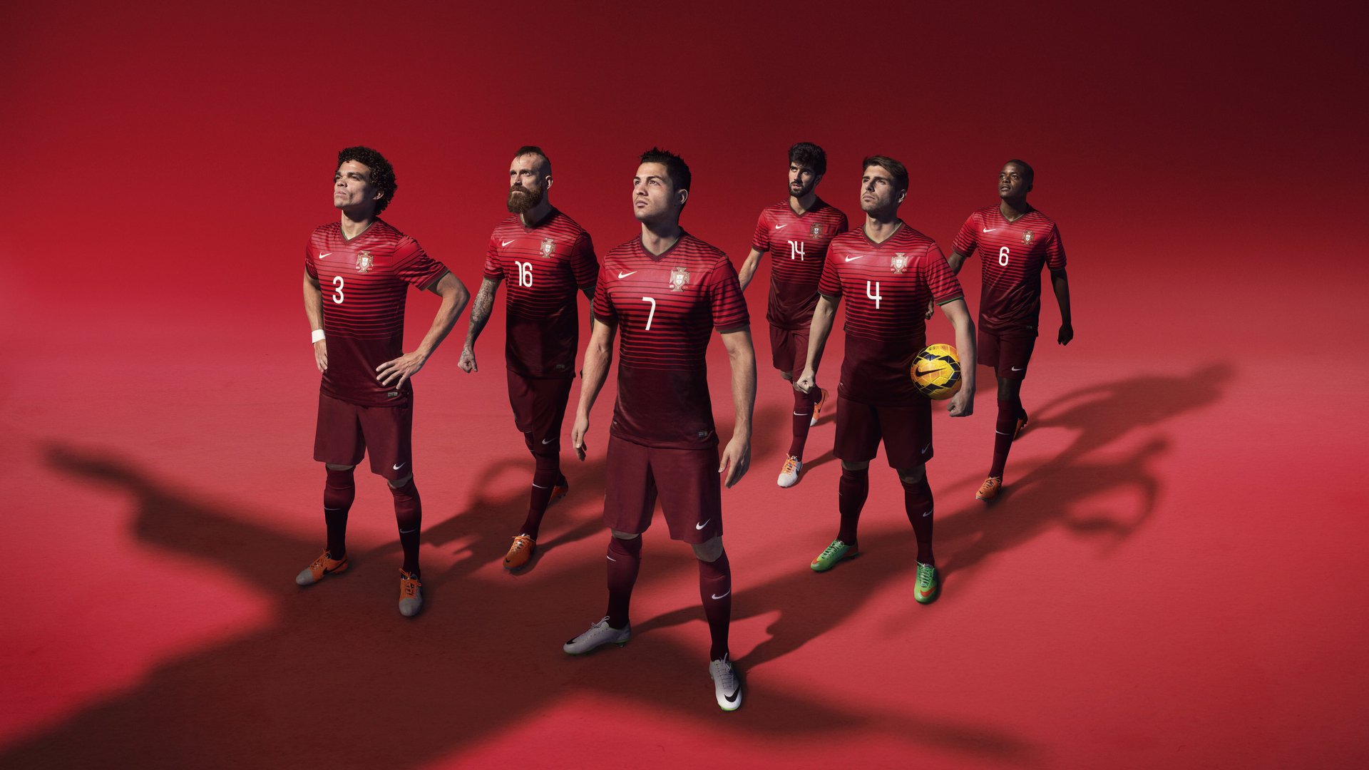 KAIYUNAPP-卡普尔突破力强，袋鼠队在比赛中多次通过他完成进攻得分，卡尔美袋鼠皮